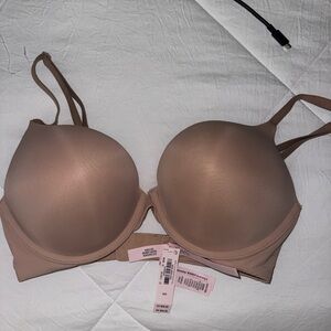 bombshell NWT size 32d bra - beige tan Victoria secret